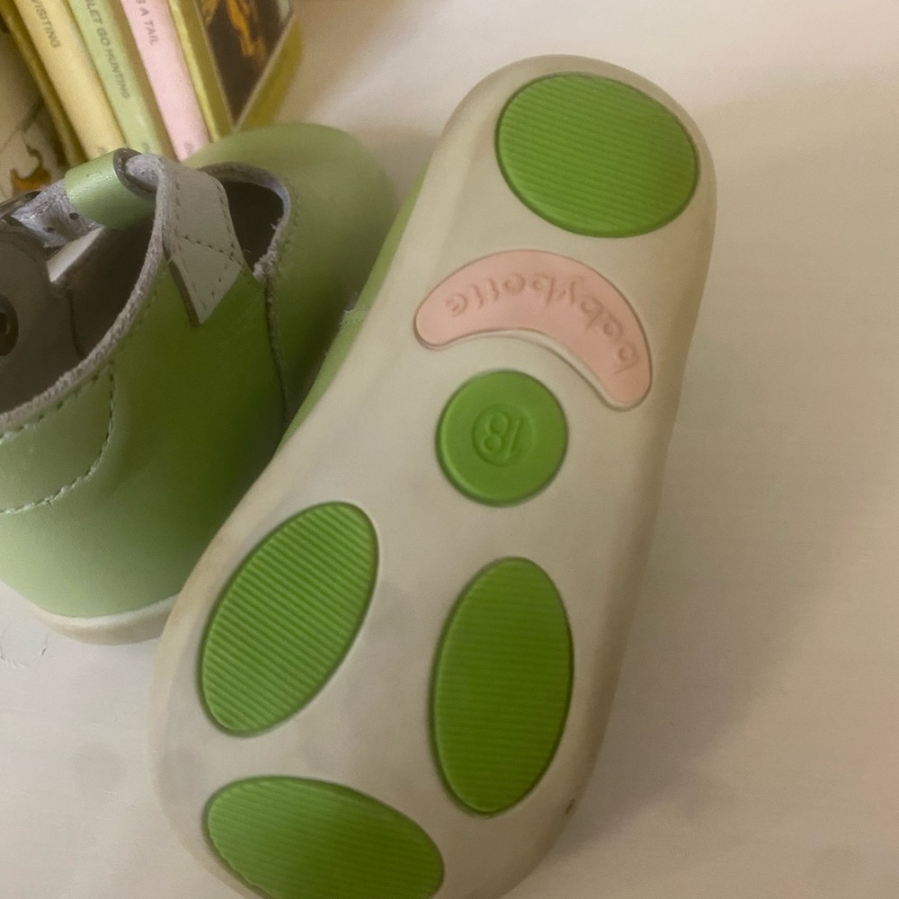 Baby Botte Mary Jane’s.  Like New. Size 3 - Picture 2 of 8